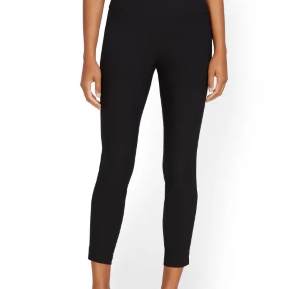 New York and Company pull on ankle pants black size Medium